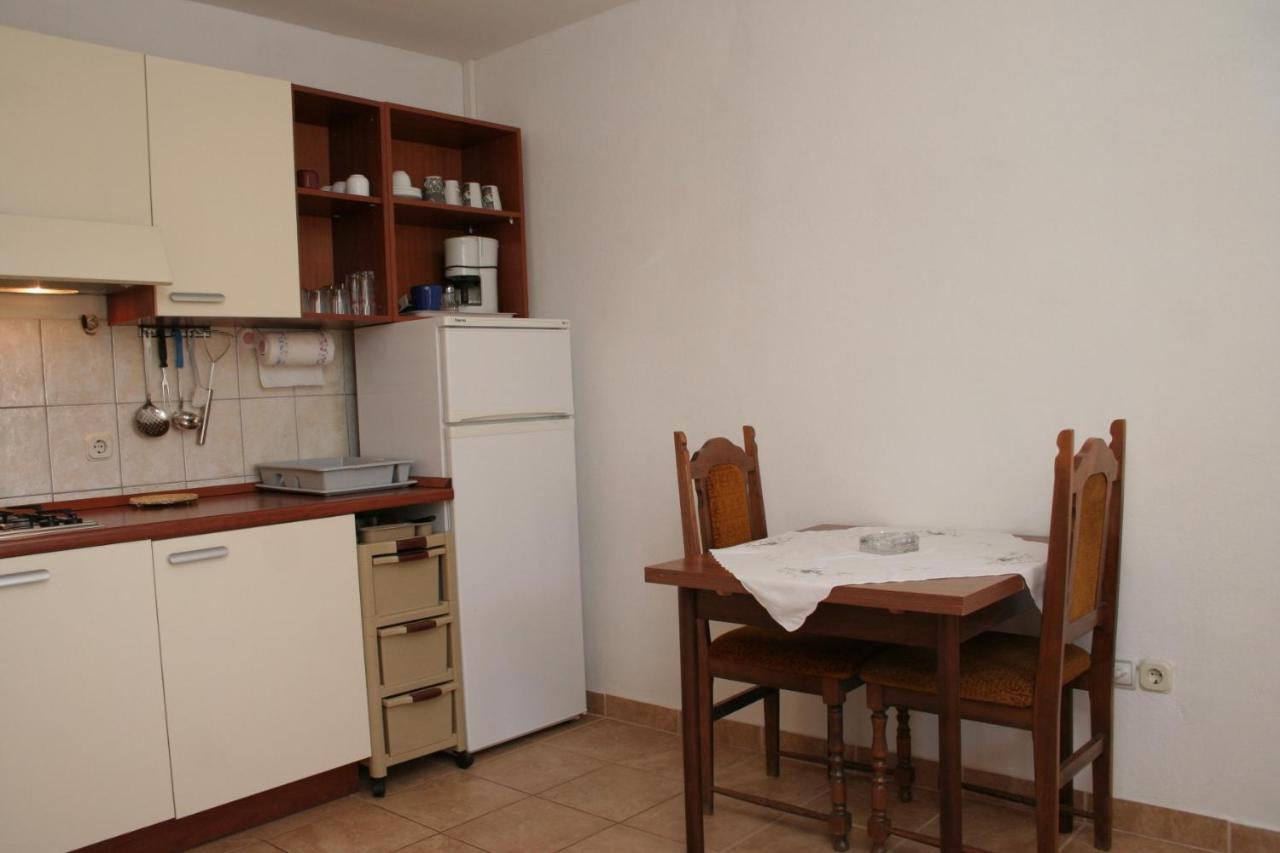 Apartment Zarace - Gdinj 4598A Εξωτερικό φωτογραφία