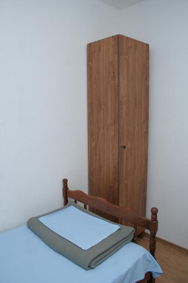 Apartment Zarace - Gdinj 4598A Εξωτερικό φωτογραφία